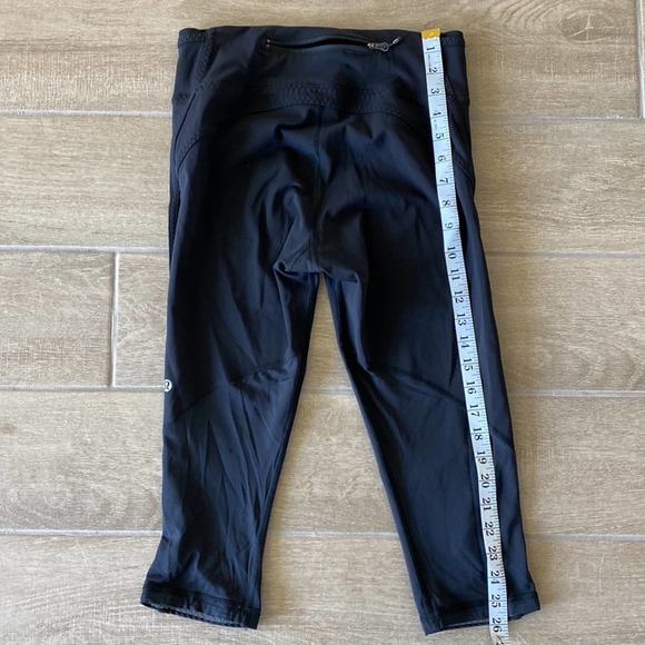 Lululemon‎ Black Cropped Leggings Size: 6 - Picture 5 of 8